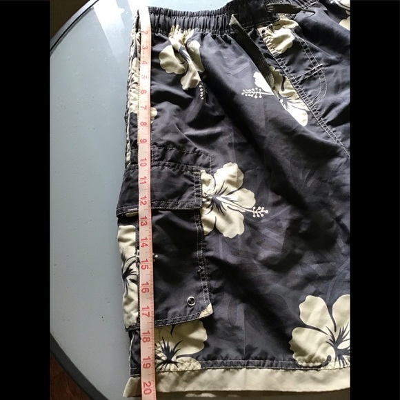 Men’s Hawaiian Print Swim Trunks - Picture 11 of 16